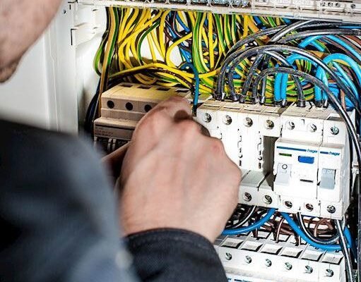 Commercial electrician